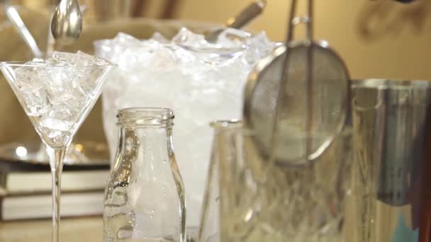 Stirring Ice Iron Bar Spoon — стоковое видео