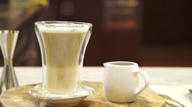 Beverage Honeycomb Latte - Pull Focus