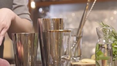 Bir de gümüşten kupalar yapardık.