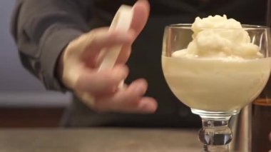 Elle kapatma şişe tutacağı - çevirme