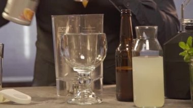 Cam blendırının üzerinde el hareketliliği - statik.