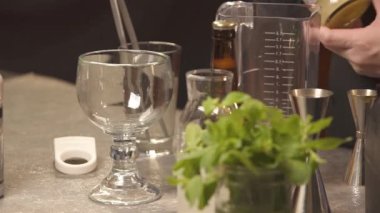 Eller masadan jigger toplar - statik