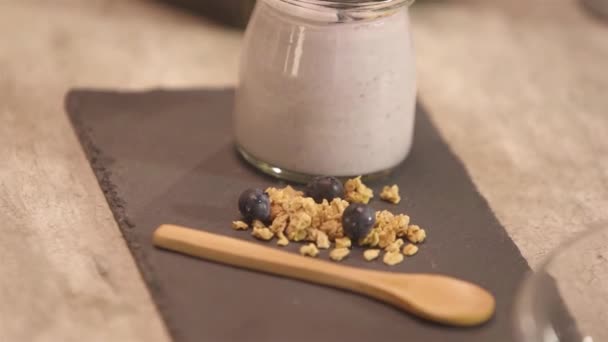 Jar Yogurt Garnish Blueberry Pedestal — Wideo stockowe