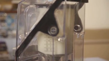 Blender karıştırma dışarı çıkarılmaktan daha