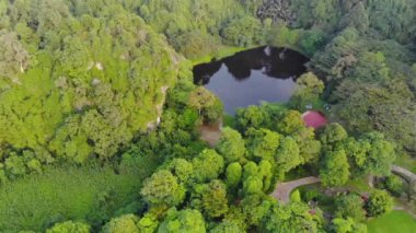 Yukarıdan Pond ve Park yolu görünümü