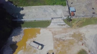 İnşaat alanı ve sanayi manzarası 