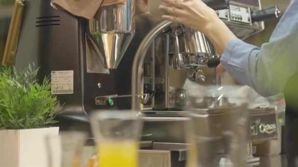Woman Putting Lever Coffee Machine Static — Vídeo de stock
