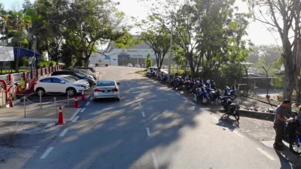 Parque Estacionamento Para Empregado Entrada Fábrica Nas Proximidades — Vídeo de Stock