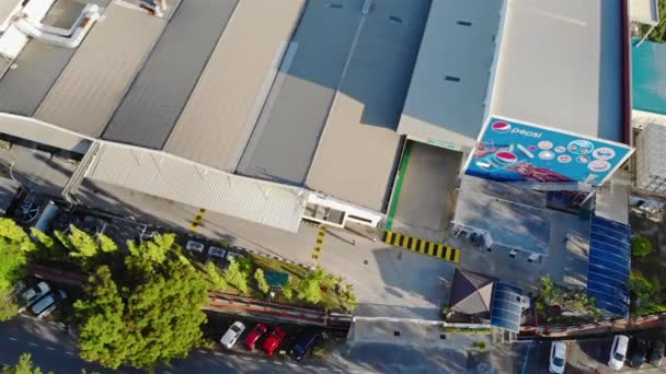 Blick Von Oben Auf Fabrik Bangi Mit Parkplatz — Stockvideo