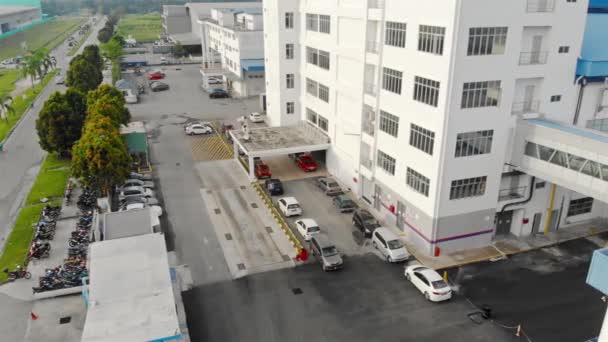 Car Park View Pedestrian Cycling Road Premises Moving Right Side — Stock Video