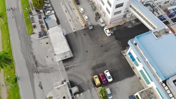 Vista Superior Calçada Estrada Estacionamento Como Pedestre Passando Ascendente — Vídeo de Stock