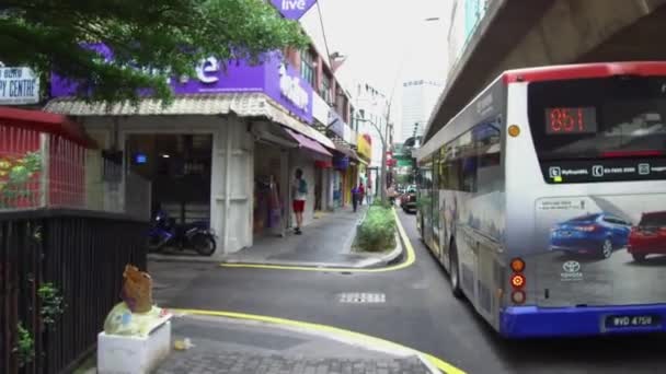 Ônibus Dirigindo Estrada Mas Preso Trânsito — Vídeo de Stock