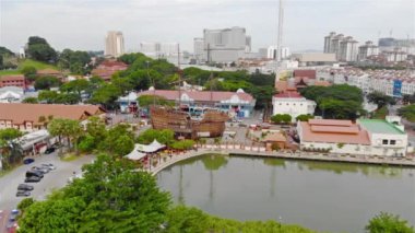  Ufuk Nehrindeki Binalar 