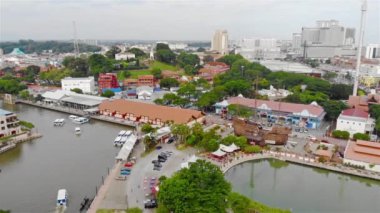  Ufuk Nehrindeki Binalar 