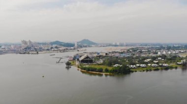  Ufuk Nehrindeki Binalar 