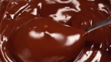 İpeksi çikolatalı Ganache Girdap Gibi Fırıl Fırıl Fırıl Fırıl Fırıl Fırladı