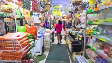 Markette Dolaşmak Yerel Malezya Ürünleri Satmak - Dolly Forward