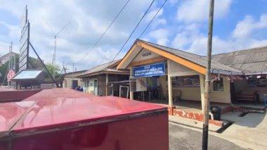 Kuala Lipis Tren İstasyonu Binası 1926 'da inşa edildi. 