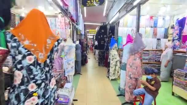 Varios Diseños Kain Batik Corak Patios Tela Vendidos Mercado Malayo — Vídeos de Stock