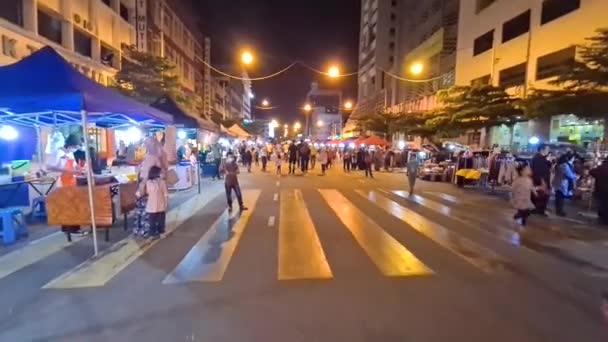 Walking Large Street Market Selling Clothes Food Night Dolly Forward — Stock Video