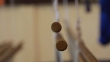 Dikiş için kullanılan ahşap araçlar - Kapat ve kaydır - soldan sağa