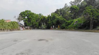 Gri Taş Boş Yol Güzel Yeşillik 