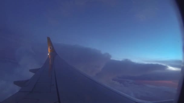 Avião Voando Perto Pôr Sol Trovão Estático — Vídeo de Stock