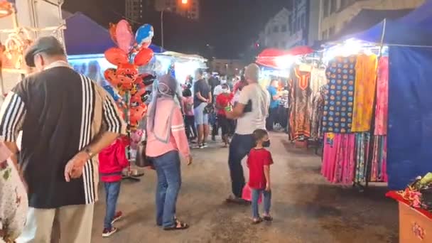Mercado Nocturno Lleno Melaka Con Luces Calle Coloridas Dolly Forward — Vídeos de Stock