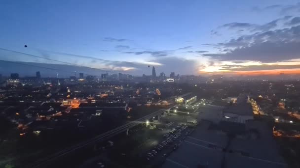 Zmierzch Słońca Nad Miastem Skyline Sylwestra — Wideo stockowe