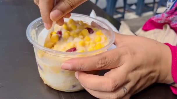 Woman Hands Mixing Bowl Cendol Dessert Dish Plastic Spoon — Stock Video
