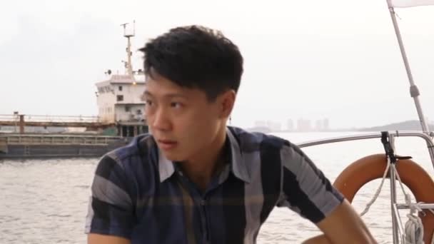 측면에 중국인 남자들 — 비디오