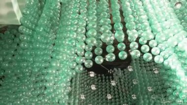 Güzel cam topları olan bir ışıltı. Yaklaş. 