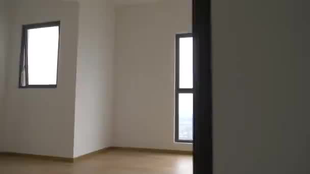 Blick Auf Wolkenkratzer Aus Dem Fenster Der Wohnung — Stockvideo