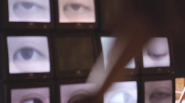  Penang Sanat Galerisindeki Vintage Dell Bilgisayarlarında Gözler