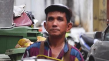 Beredeki Yaşlı Adam - Penang.