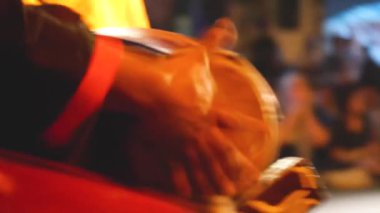 Kuda Lumping Performansı 'nda Davul Çalan Eller - Penang - Yakın Çekim.