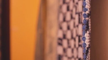  Desenli Tehdit Giysileri Moda Butikte Gösterildi.
