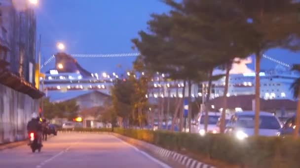 Jazda Ulicą Penang Wypełnioną Światłami — Wideo stockowe