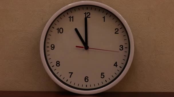 Onze Ponto Relógio Branco Largo — Vídeo de Stock