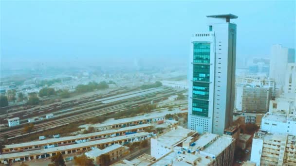 Αεροφωτογραφία Του Μεγάλου Κτιρίου Στην Οδό Chunrigar Καράτσι Dolly — Αρχείο Βίντεο