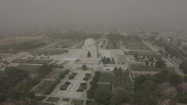 Aerial View Mazar Quaid Mausoleum Karachi Flat Backwards Dolly — Stock Video