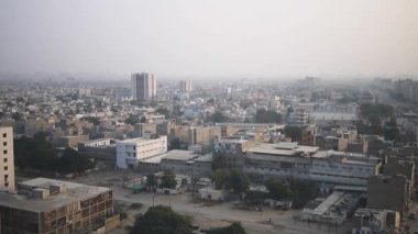 Gün batımında Karachi şehrinin en üst manzarası.