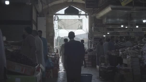 Mensen Winkelen Keizerin Markt Karachi — Stockvideo