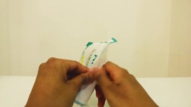 Yüz Maskesi Çıkarılıyor