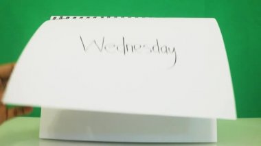 Haftanın Günleri Kağıda Yazıldı - Perşembe