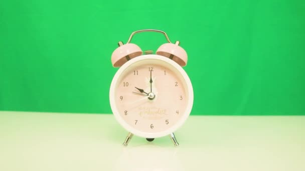 Relógio Alarme Clássico Com Mãos Dez Horas — Vídeo de Stock