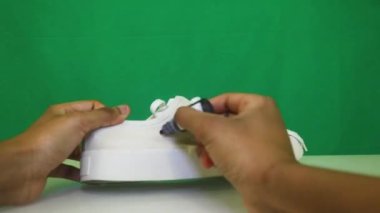 Mor Gözlüklü Boyalı Ayakkabılar