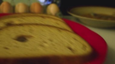 Ekmek Dilimleri Bir Masaya Yerleştirilmiş 