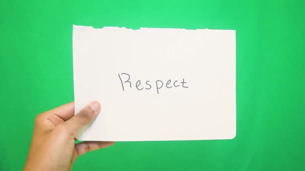 Visão Close Pessoa Segurando Papel Com Palavras Respeito — Vídeo de Stock