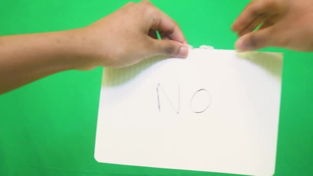 Λέξεις Ένα Χαρτί Που Σκίζεται Όχι — Αρχείο Βίντεο